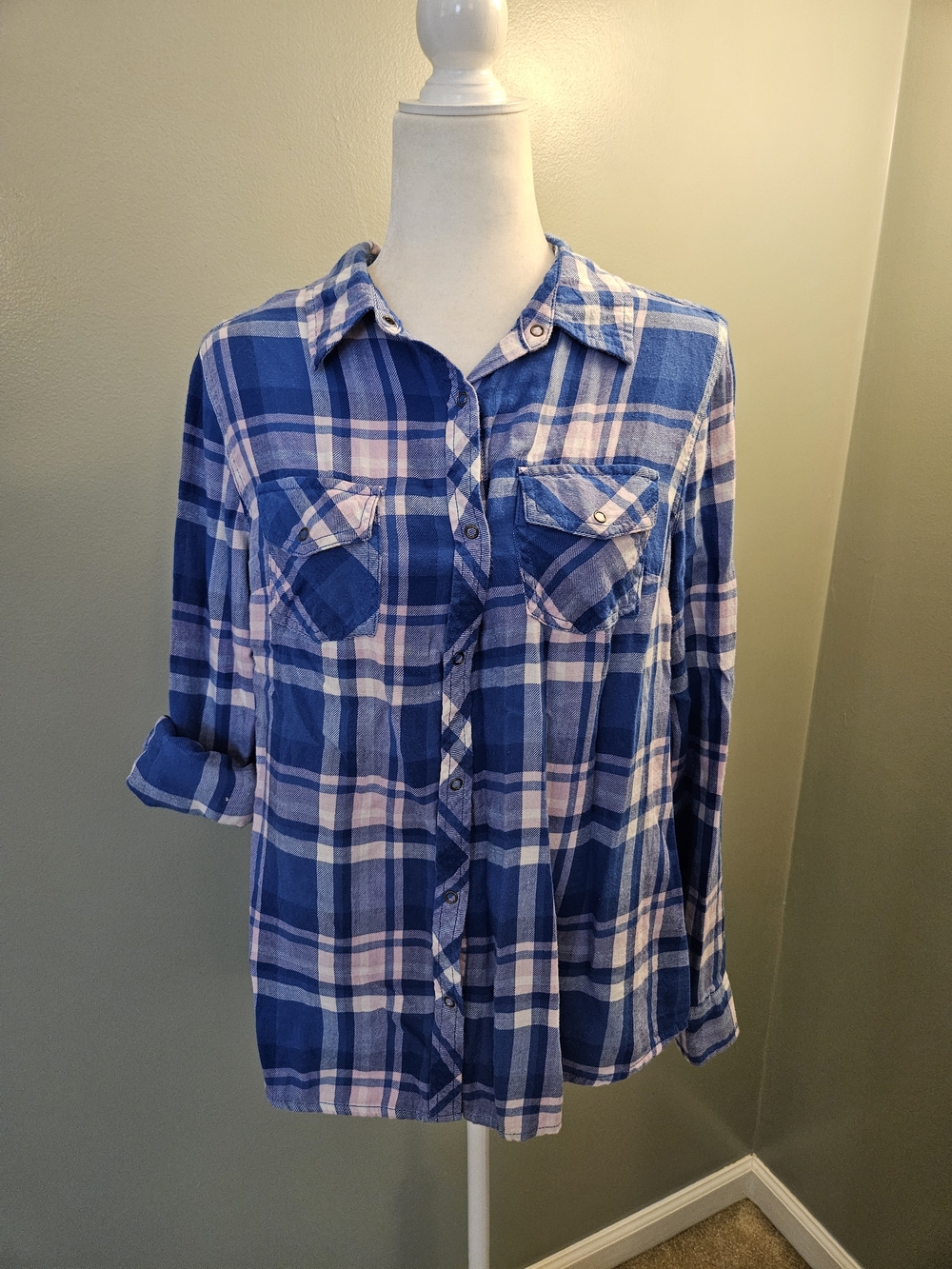 Arizona Jeans Women's Size Large Blue Plaid Button-Down Shirt with Chest Pockets